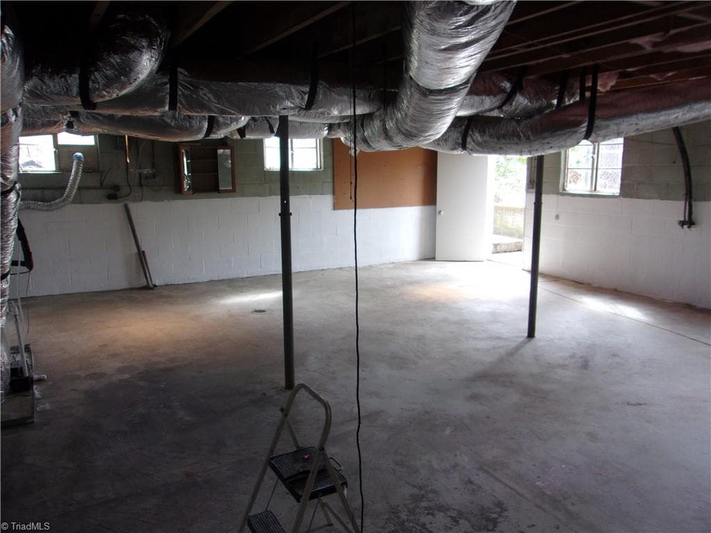 Stick/Site Built at 412 Peace Street, High Point NC 27262, photo 25 of 37