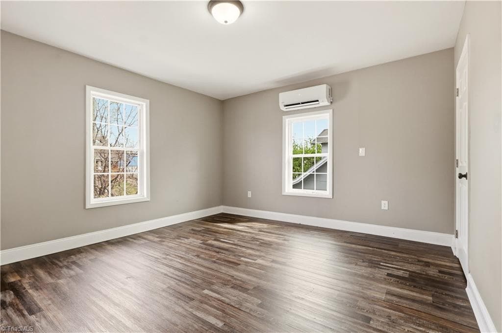 Triplex at 528 N Scales Street, Reidsville NC 27320, photo 23 of 29