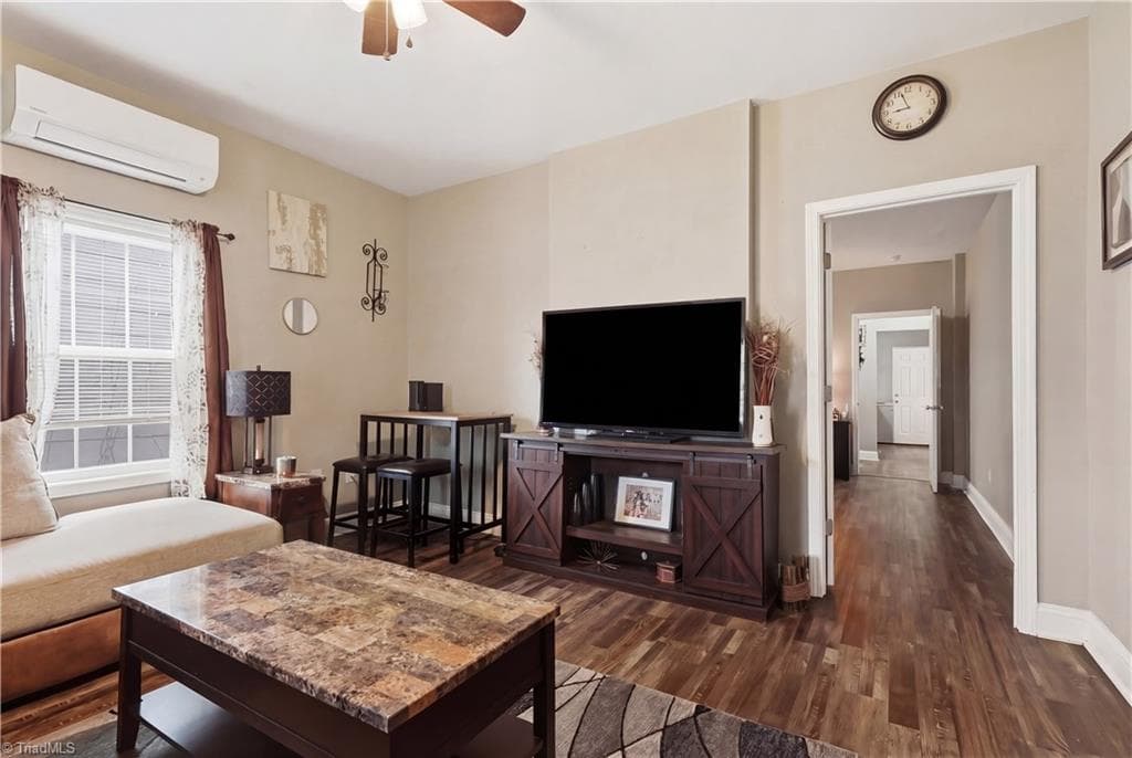 Triplex at 528 N Scales Street, Reidsville NC 27320, photo 6 of 29
