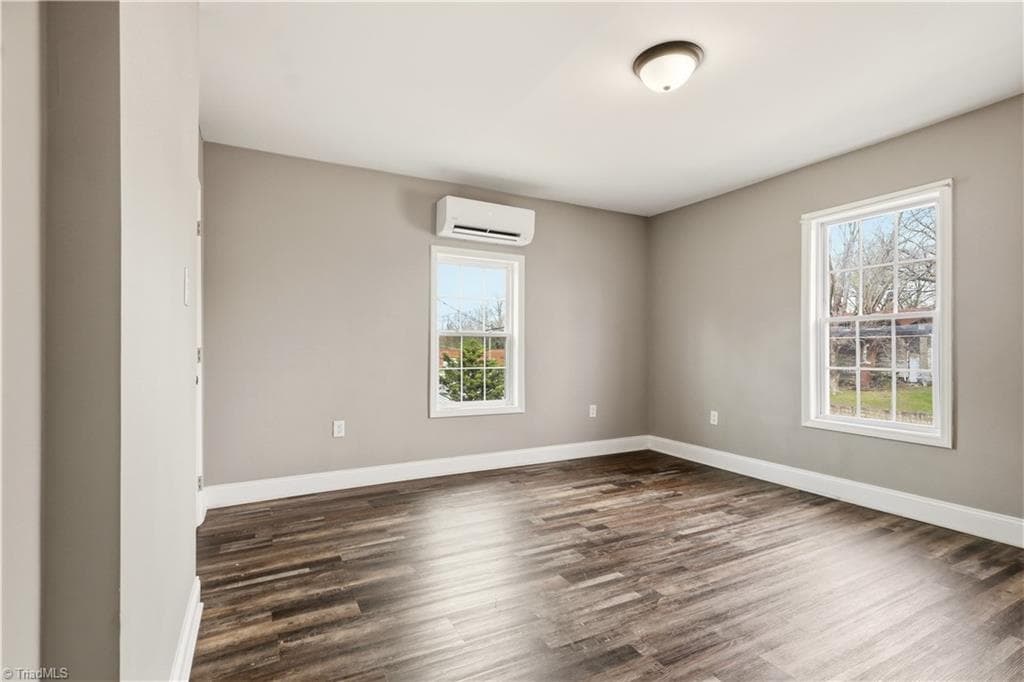 Triplex at 528 N Scales Street, Reidsville NC 27320, photo 21 of 29