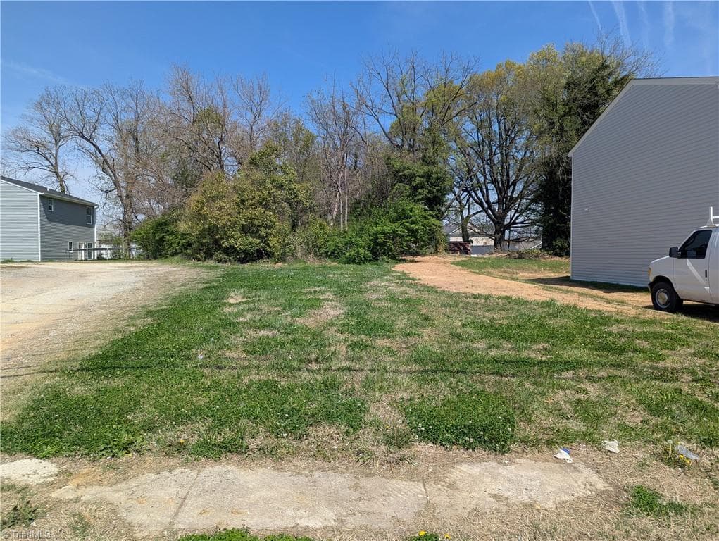 Single Family Residence at 505 E Grimes Avenue, High Point NC 27260, photo 2 of 4