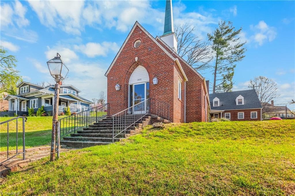 Remarks at 300 N Bridge Street, Elkin NC 28621, Elkin, photo 3 of 94