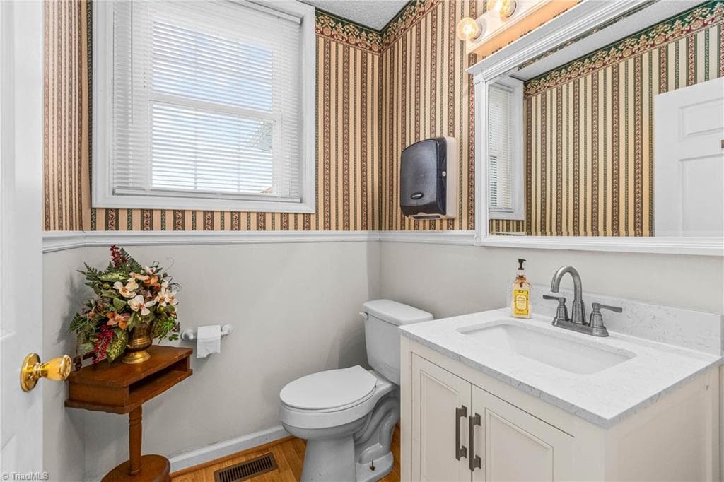 Remarks at 300 N Bridge Street, Elkin NC 28621, Elkin, photo 25 of 94