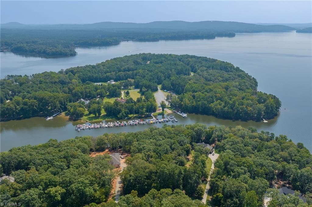 Single Family Residence at 1047 Starboard Reach, Lexington NC 27292, Lexington, photo 5 of 30