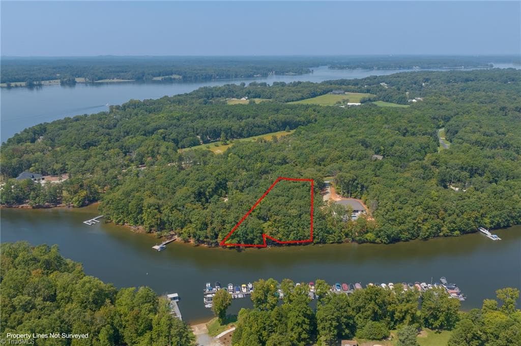 Single Family Residence at 1047 Starboard Reach, Lexington NC 27292, Lexington, photo 9 of 30