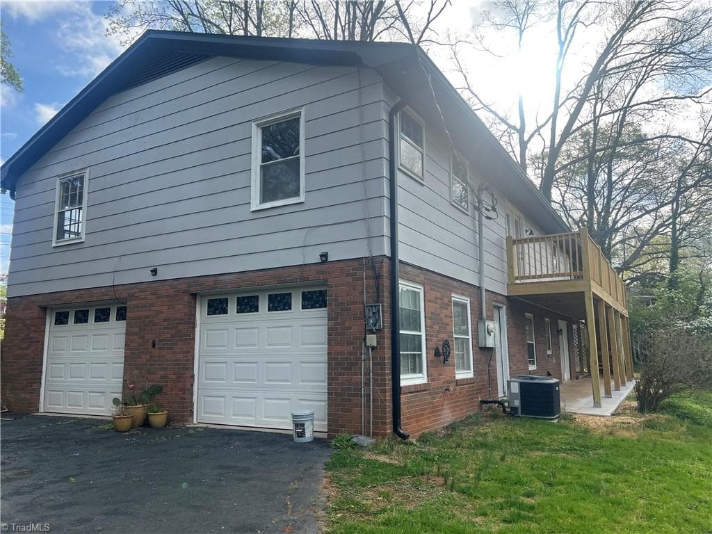 Stick/Site Built at 4210 Niblick Drive, Pfafftown NC 27040, photo 43 of 44