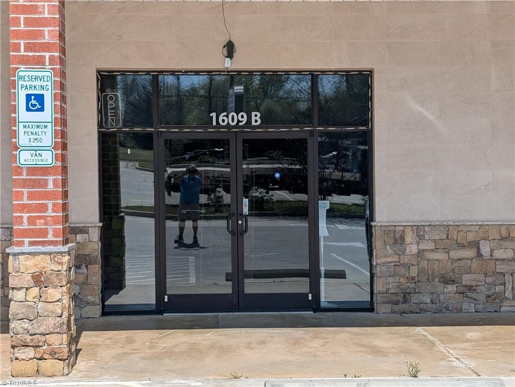 Remarks at 1609 Church Street, Burlington NC 27215, Burlington, photo 3 of 8