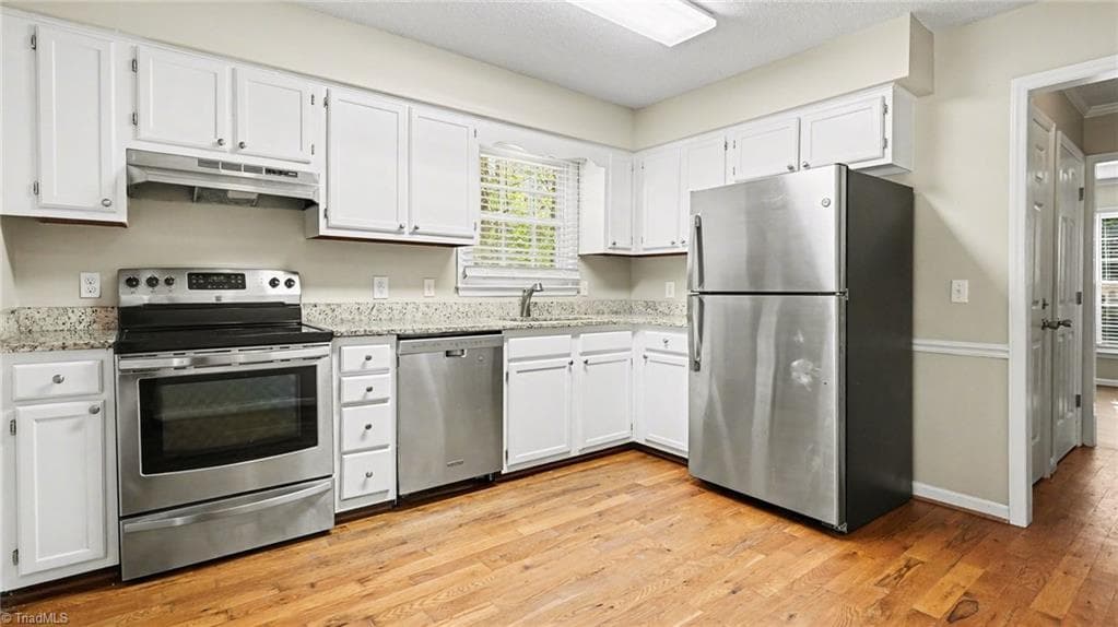 Stick/Site Built at 7132 Avenbury Circle, Kernersville NC 27284, photo 10 of 23