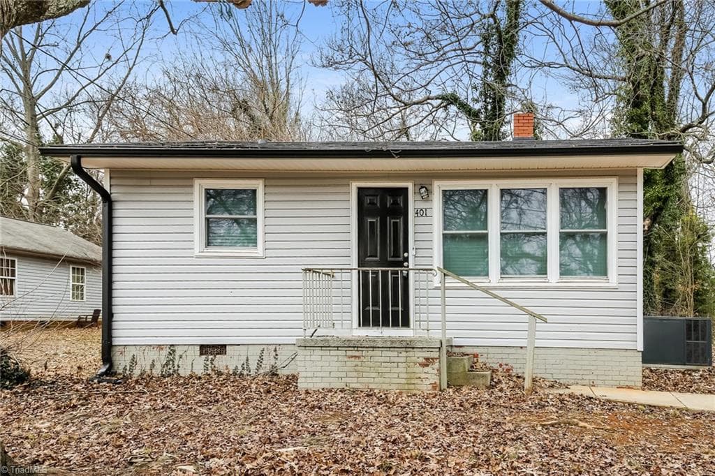 Stick/Site Built at 401 Hobson Street, High Point NC 27260, photo 2 of 16