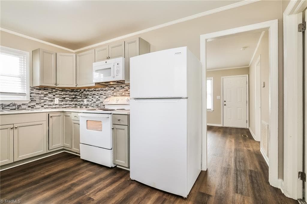Stick/Site Built at 401 Hobson Street, High Point NC 27260, photo 6 of 16