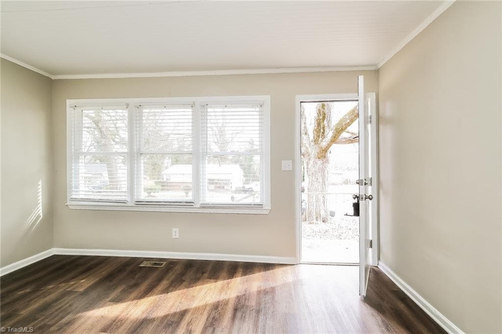 Stick/Site Built at 401 Hobson Street, High Point NC 27260, photo 4 of 16