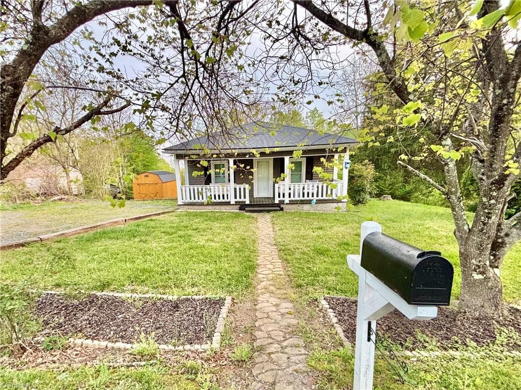 Stick/Site Built at 1072 Grassy Knob Road, Pilot Mountain NC 27041, photo 2 of 19