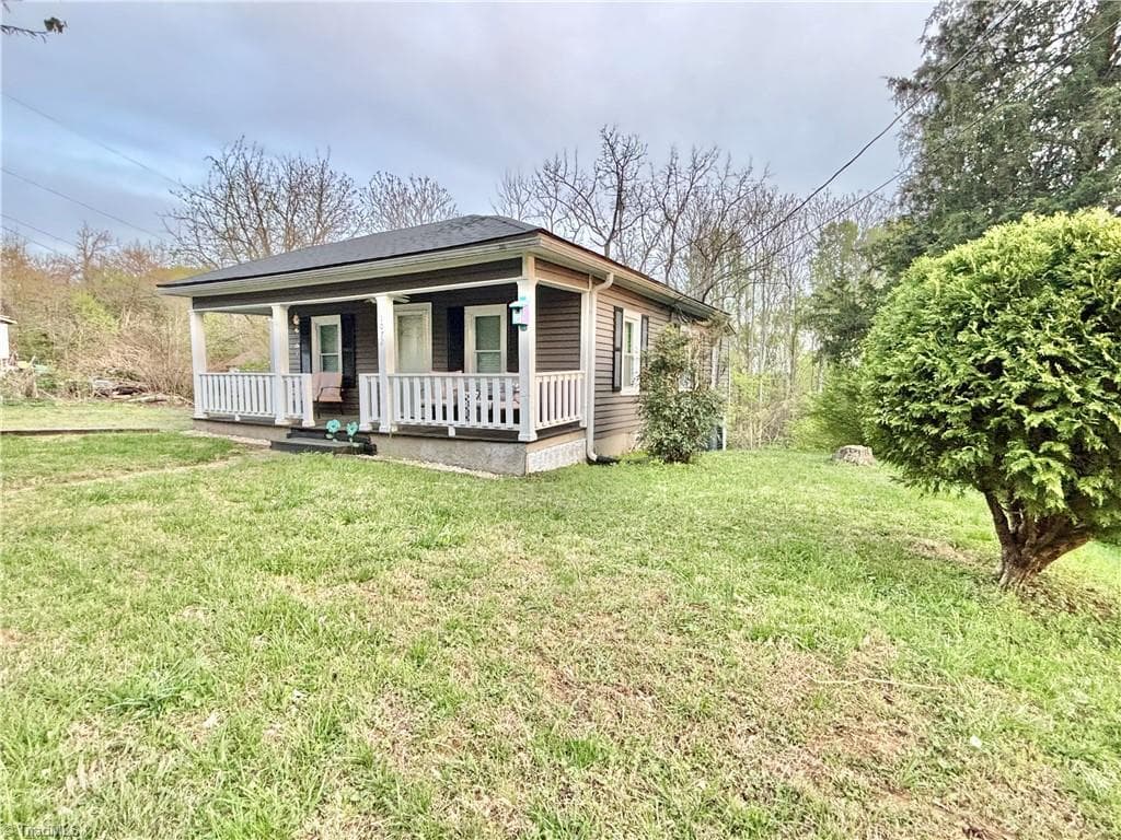 Stick/Site Built at 1072 Grassy Knob Road, Pilot Mountain NC 27041, photo 3 of 19