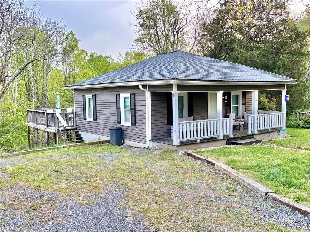 Stick/Site Built at 1072 Grassy Knob Road, Pilot Mountain NC 27041, photo 18 of 19