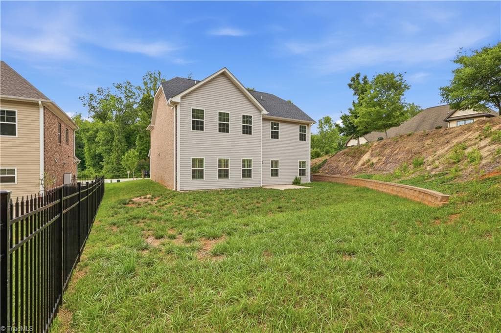 Stick/Site Built at 2901 Fernley Court, High Point NC 27262, photo 2 of 29