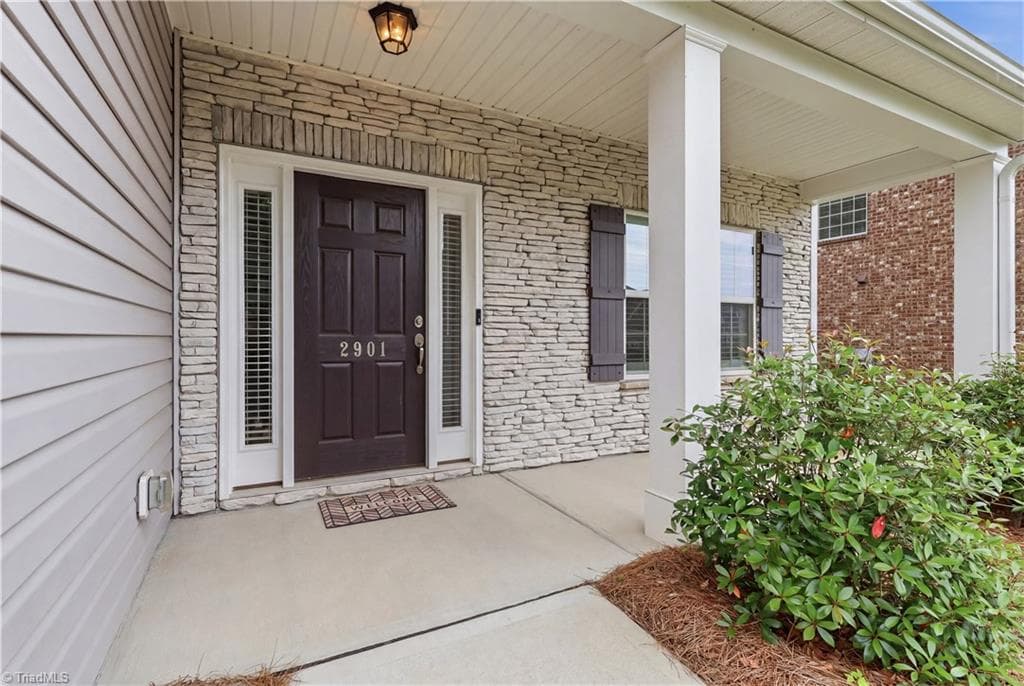 Stick/Site Built at 2901 Fernley Court, High Point NC 27262, photo 5 of 29