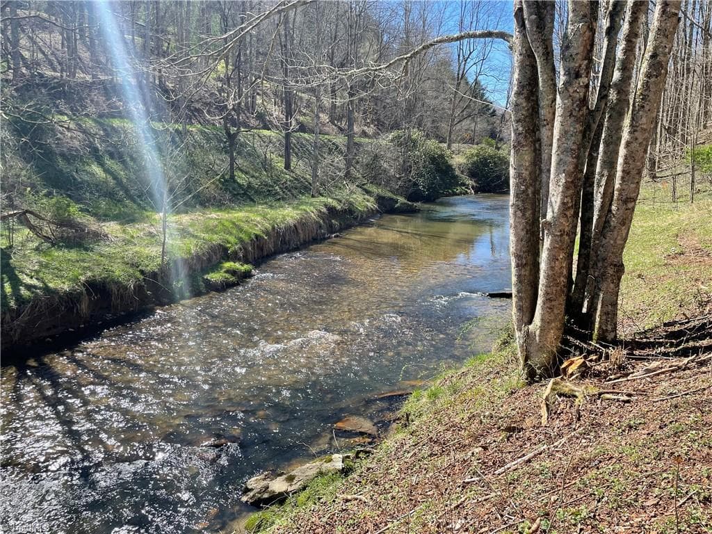 6 Stonegate Lane, Creston NC 28615
