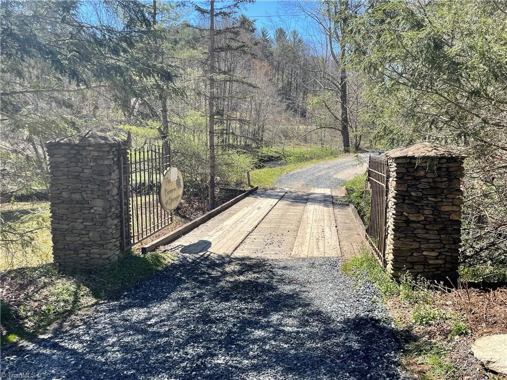 Single Family Residence at 6 Stonegate Lane, Creston NC 28615, photo 14 of 14