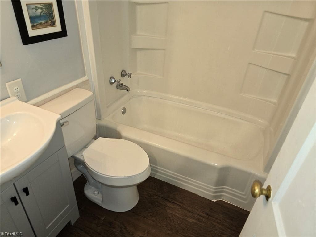 Stick/Site Built at 1846 Villa Drive, Greensboro NC 27403, photo 19 of 32