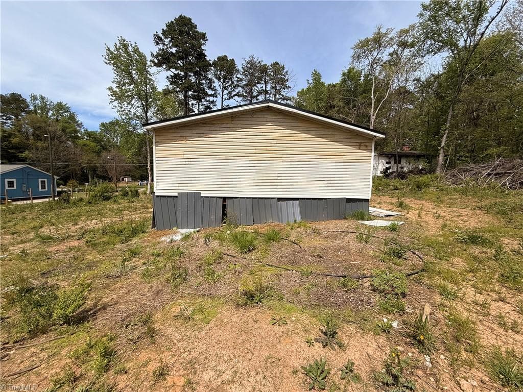 Manufactured Home at 620 Frank Fleer Road, Lexington NC 27292, Lexington, photo 13 of 18