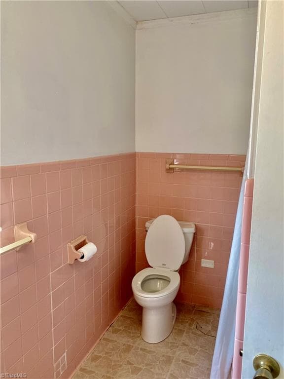 Upstairs Bathroom - 500 W Main Street, Wilkesboro NC 28697, Wilkesboro