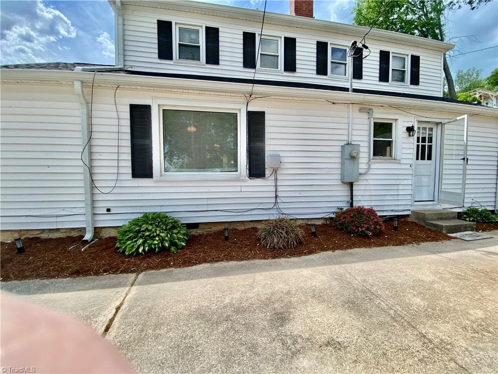 Stick/Site Built at 500 W Main Street, Wilkesboro NC 28697, Wilkesboro, photo 7 of 88