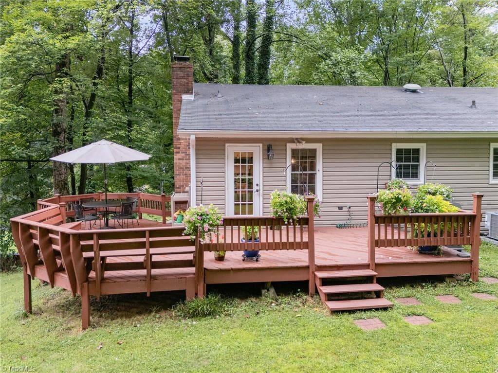 Stick/Site Built at 437 Valleymeade Drive, Kernersville NC 27284, photo 27 of 35