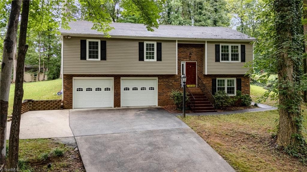 437 Valleymeade Drive, Kernersville NC 27284