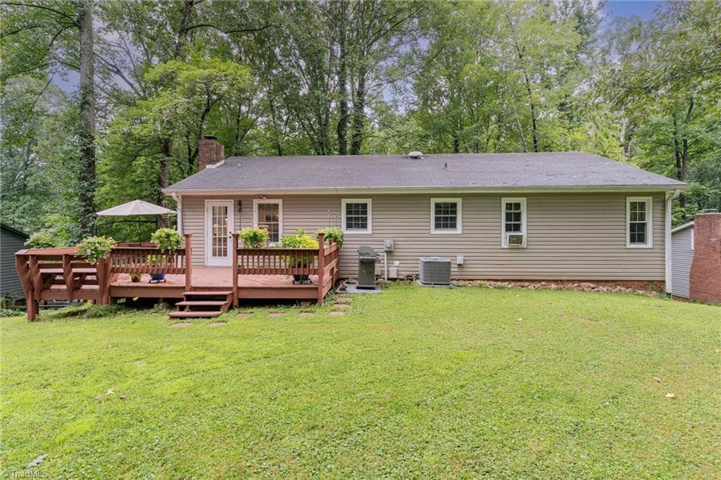 Stick/Site Built at 437 Valleymeade Drive, Kernersville NC 27284, photo 4 of 35