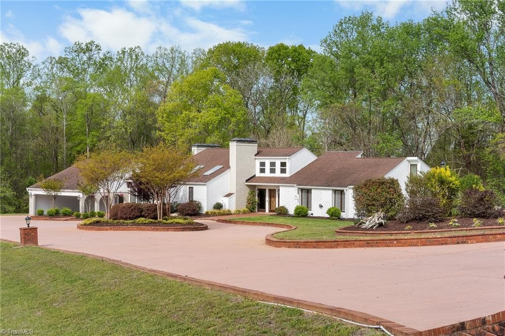 391 Lake Hill Drive, Thomasville NC 27360