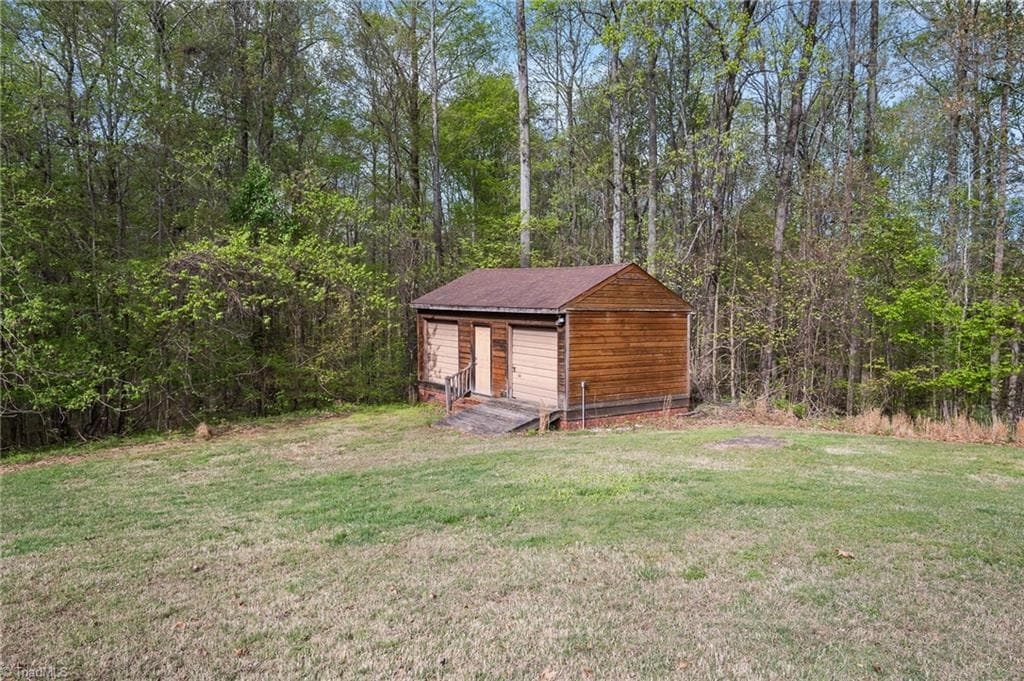 Stick/Site Built at 391 Lake Hill Drive, Thomasville NC 27360, photo 14 of 46