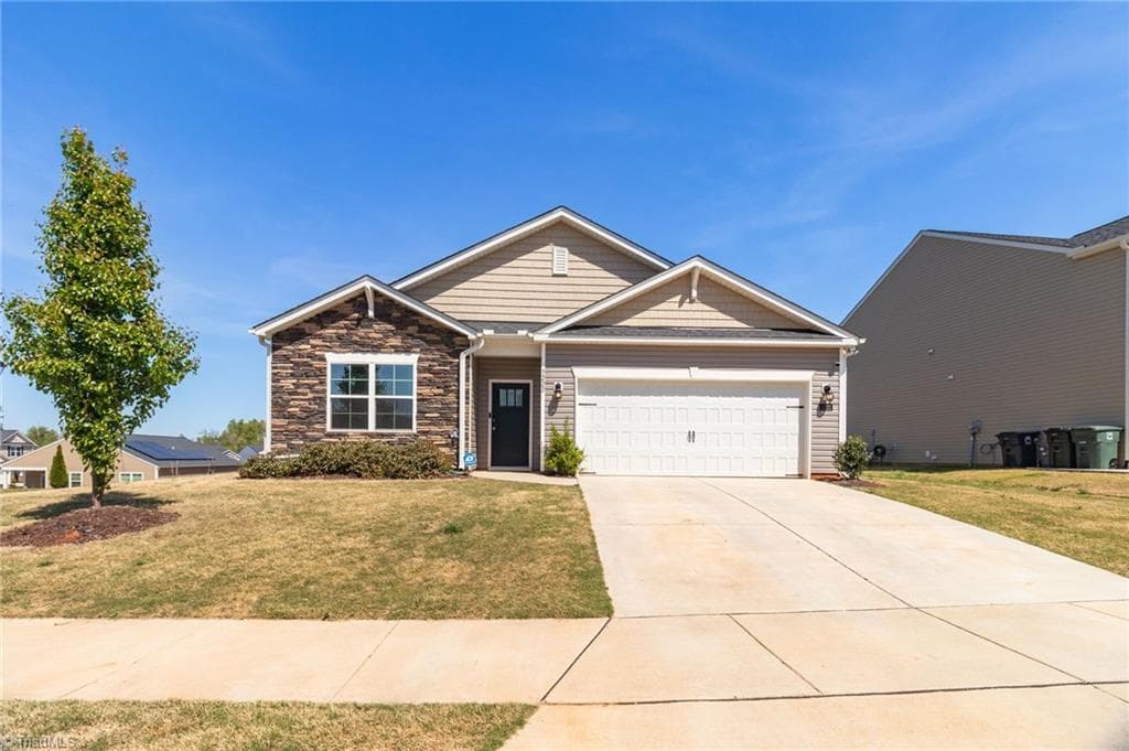Stick/Site Built at 3222 Highlander Point, Greensboro NC 27405, photo 2 of 30