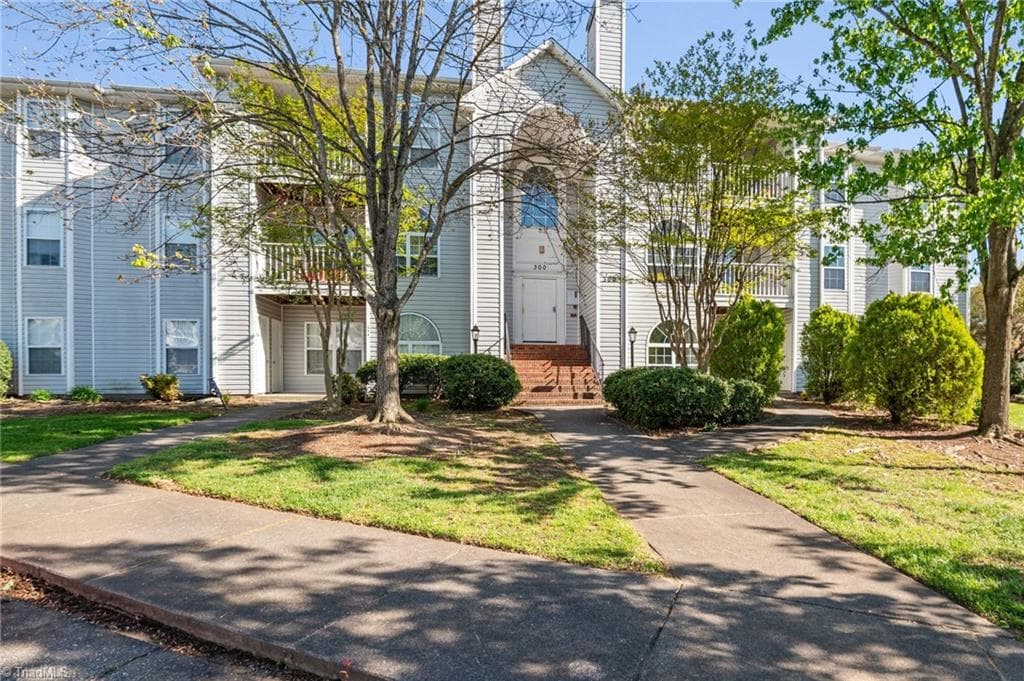 321 Quietwood Drive, Winston-Salem NC 27103