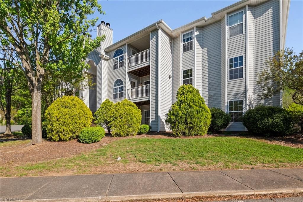 Stick/Site Built at 321 Quietwood Drive, Winston-Salem NC 27103, Winston-Salem, photo 29 of 32