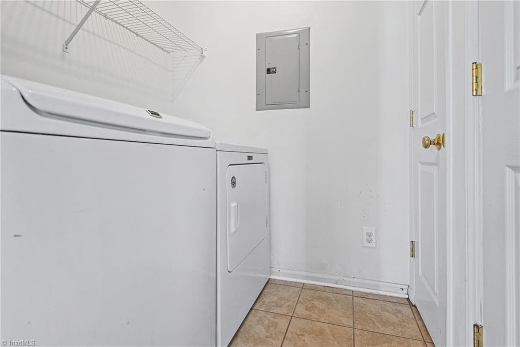 Stick/Site Built at 321 Quietwood Drive, Winston-Salem NC 27103, Winston-Salem, photo 25 of 32