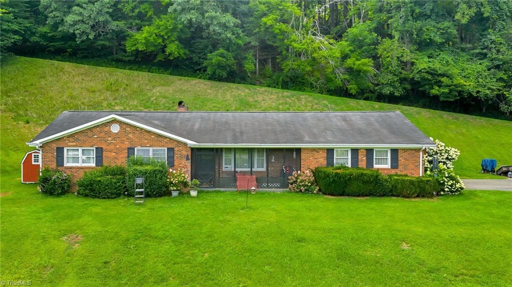 2351 US Highway 221, Jefferson NC 28640