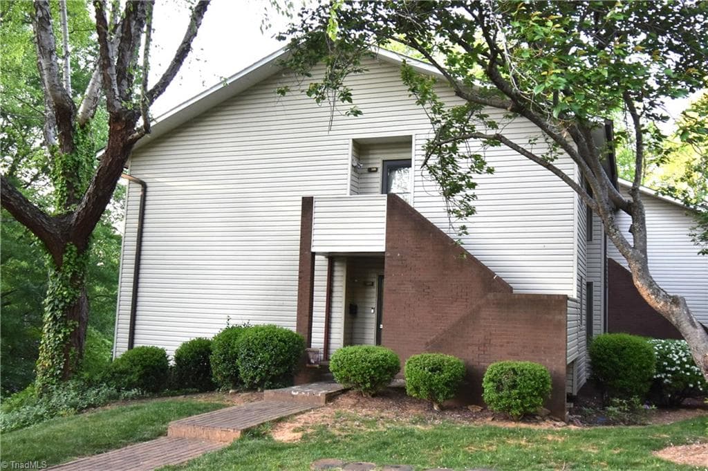 129 Forest View Drive, Winston-Salem NC 27104