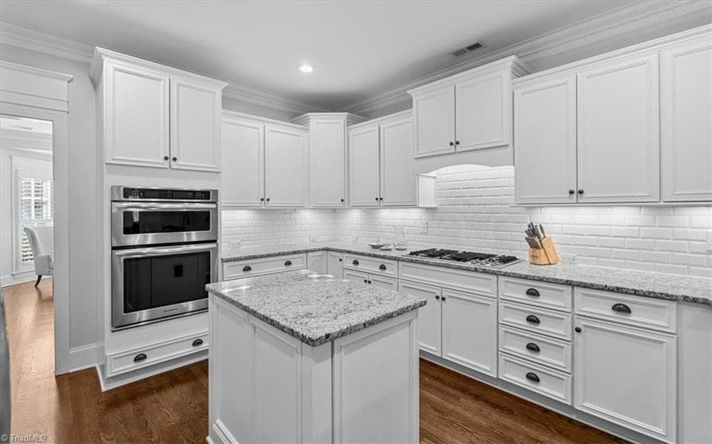 Stick/Site Built at 8 Blakeney Place, Greensboro NC 27408, photo 12 of 50