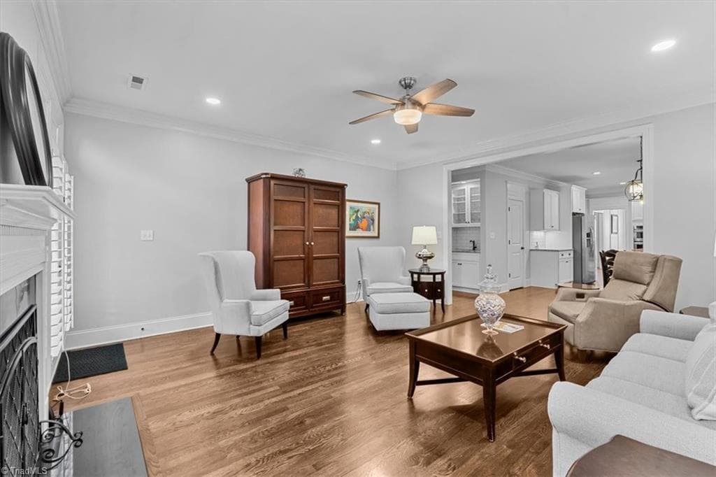 Stick/Site Built at 8 Blakeney Place, Greensboro NC 27408, photo 7 of 50