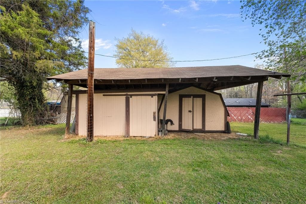 Stick/Site Built at 1225 2nd Street, Eden NC 28288, photo 8 of 26