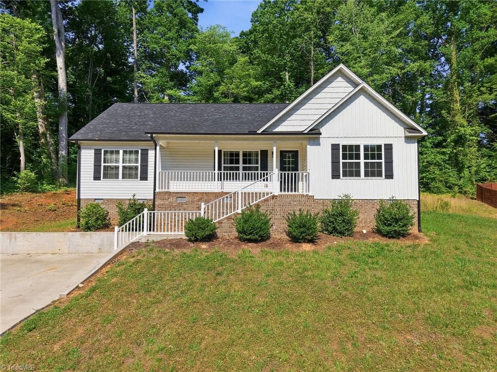 Stick/Site Built at 1592 Brookdale Drive, Asheboro NC 27205, photo 2 of 40
