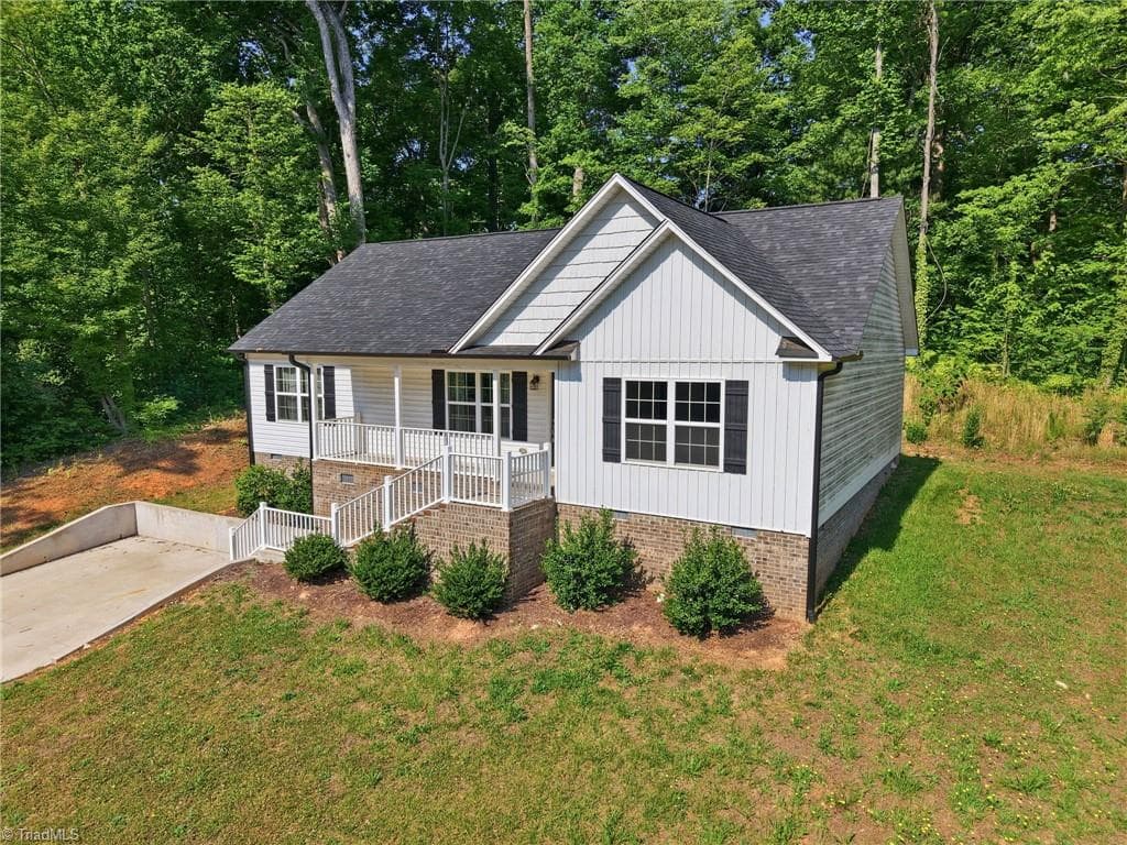 Stick/Site Built at 1592 Brookdale Drive, Asheboro NC 27205, photo 3 of 40