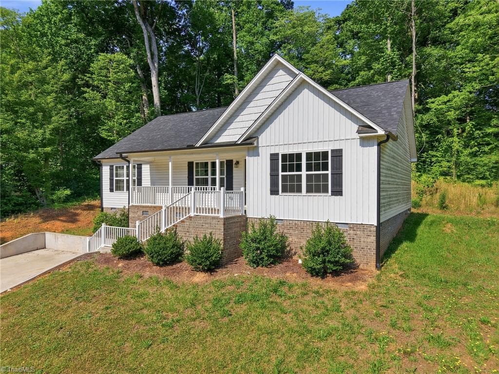 Stick/Site Built at 1592 Brookdale Drive, Asheboro NC 27205, photo 4 of 40