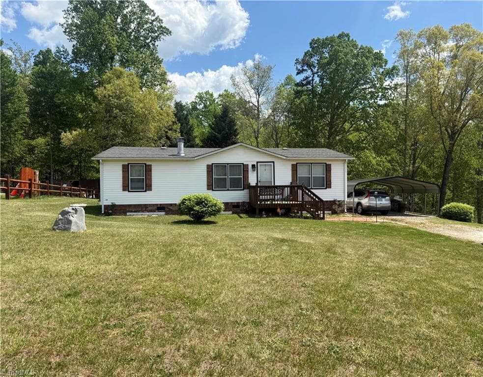 Manufactured Home at 231 CP Riddle Trail, Mount Airy NC 27030, photo 2 of 26