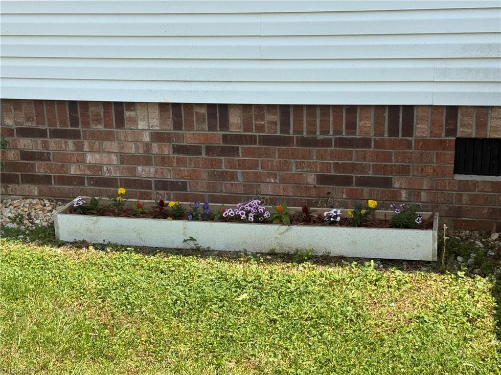 Manufactured Home at 231 CP Riddle Trail, Mount Airy NC 27030, photo 7 of 26