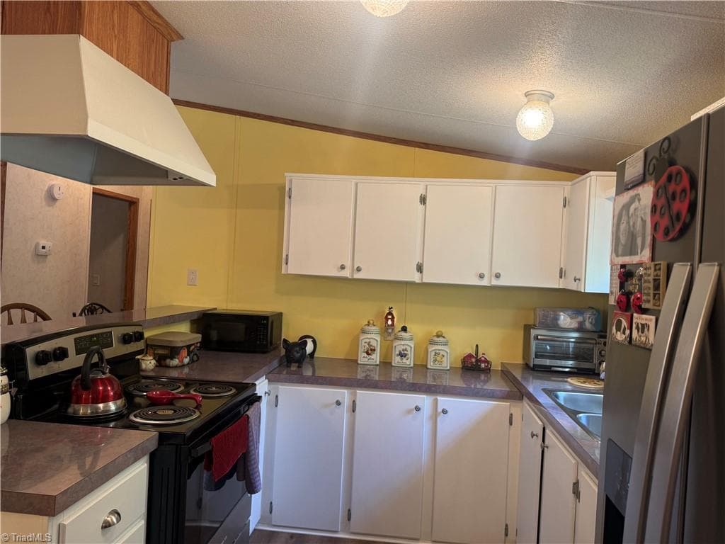 Manufactured Home at 231 CP Riddle Trail, Mount Airy NC 27030, photo 10 of 26