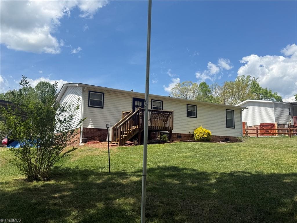 Manufactured Home at 231 CP Riddle Trail, Mount Airy NC 27030, photo 4 of 26