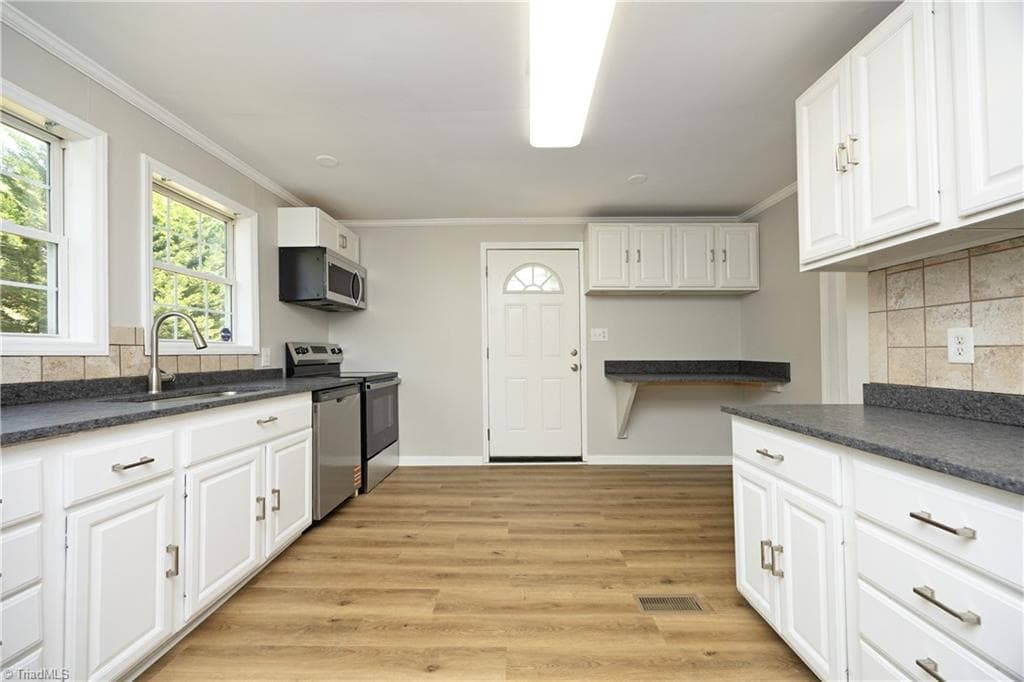 Stick/Site Built at 2490 Freshwater Road, Haw River NC 27258, photo 7 of 41