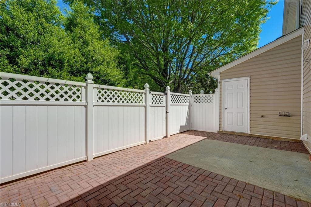 Stick/Site Built at 3 Tannenbaum Circle, Greensboro NC 27410, photo 37 of 39