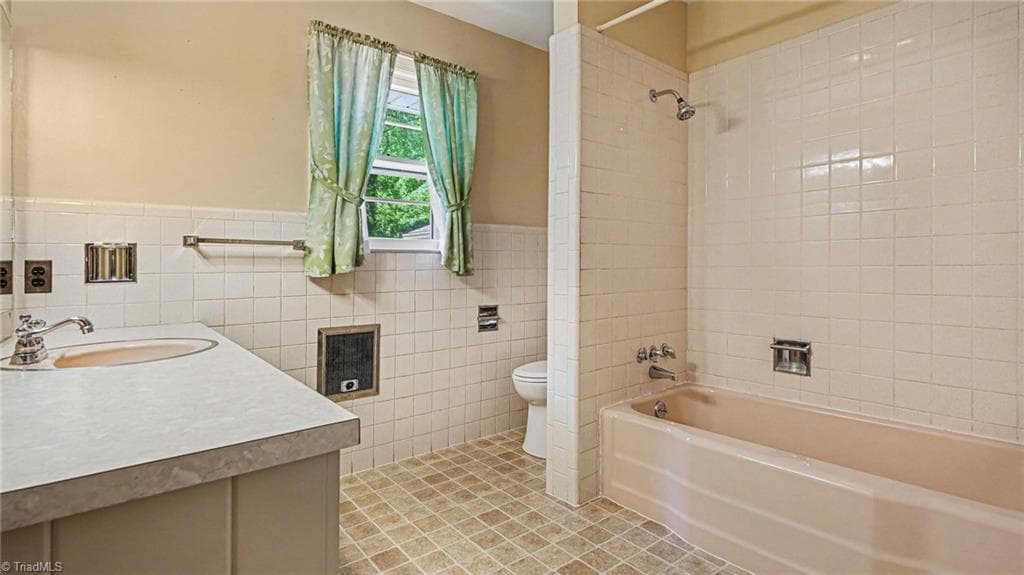 Stick/Site Built at 405 Mayfair Drive, Winston-Salem NC 27105, Winston-Salem, photo 19 of 36